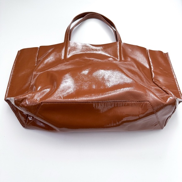 Ampersand As Apostrophe Brown Shiny Patent Leather Tote Bag - Picture 2 of 10